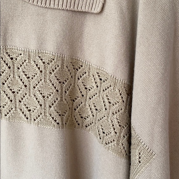 Anahi Tejidos Sweater Poncho made in Ecuador - Picture 3 of 8